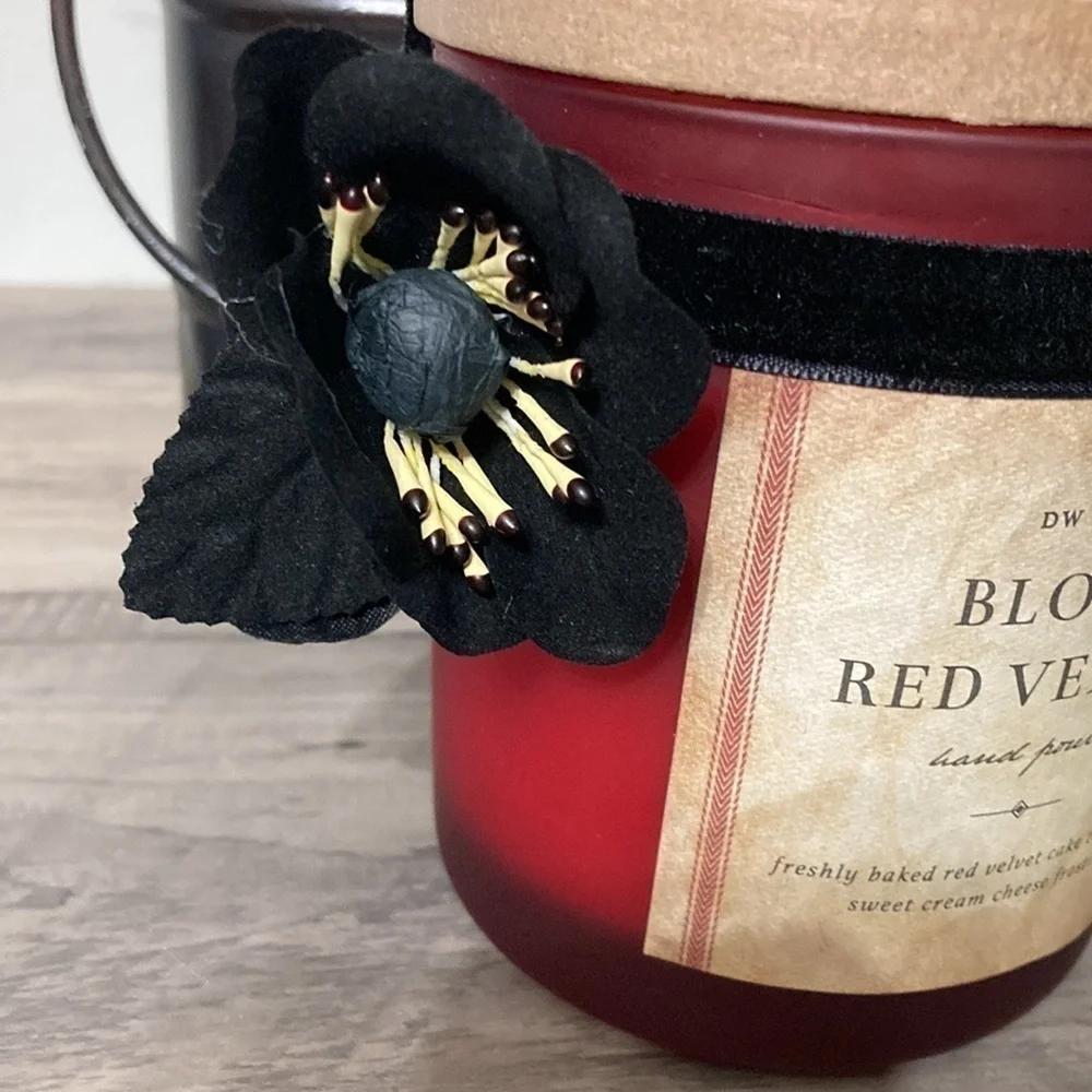 NEW DW HOME BLOOD RED VELVET JAR CANDLE WITH BLACK VELVET FLOWER